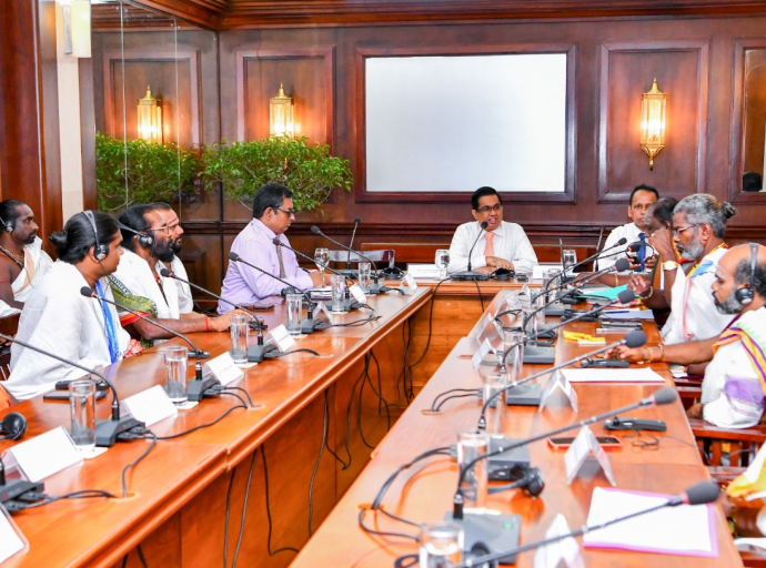 Upcountry Hindu Priests Meet President’s Secretary